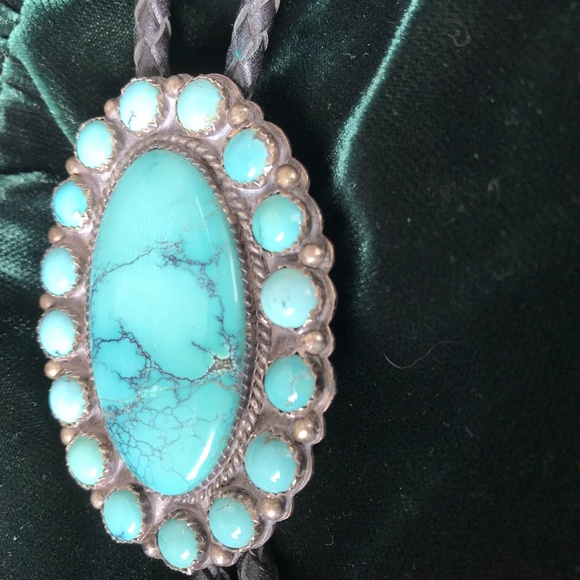Vintage Walter White Bear hallmark turquoise bolo with turquoise tail ends - Picture 6 of 8